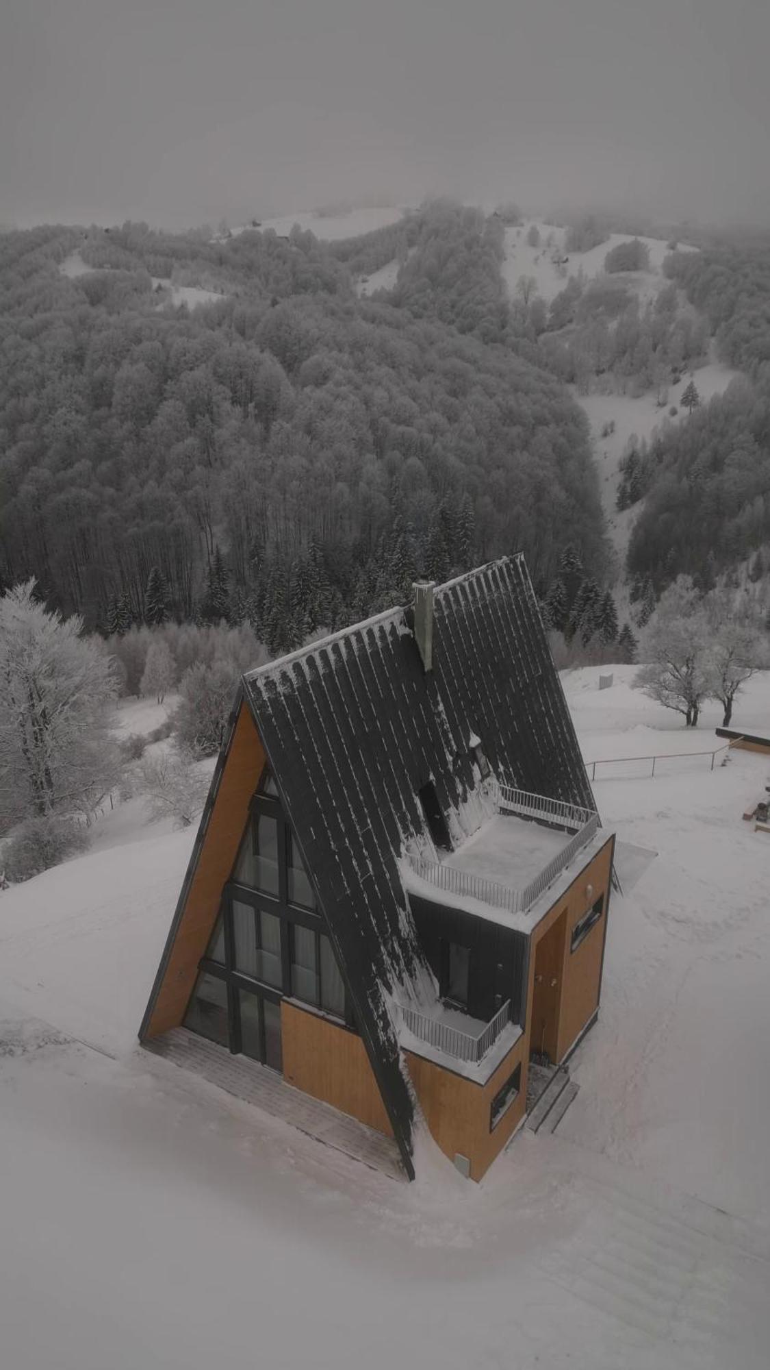 Amont Chalet Peştera Exteriör bild